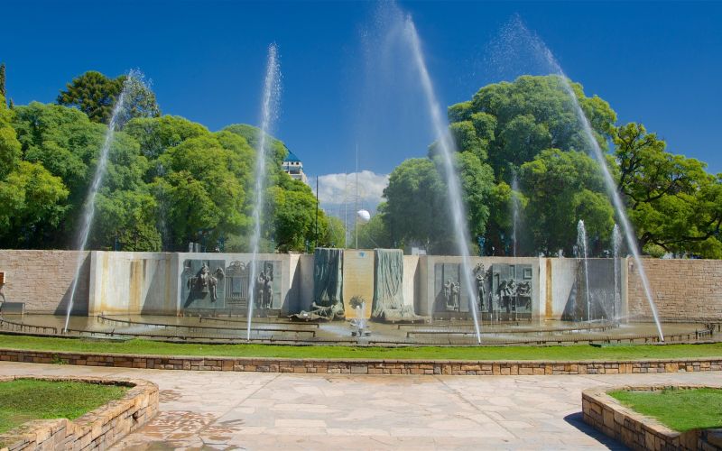 plaza-independencia-mendoza.jpg